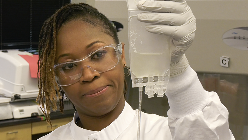 Close up of Mary working in a BMS lab